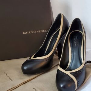 Bottega Veneta Black & Beige Sz 38.5